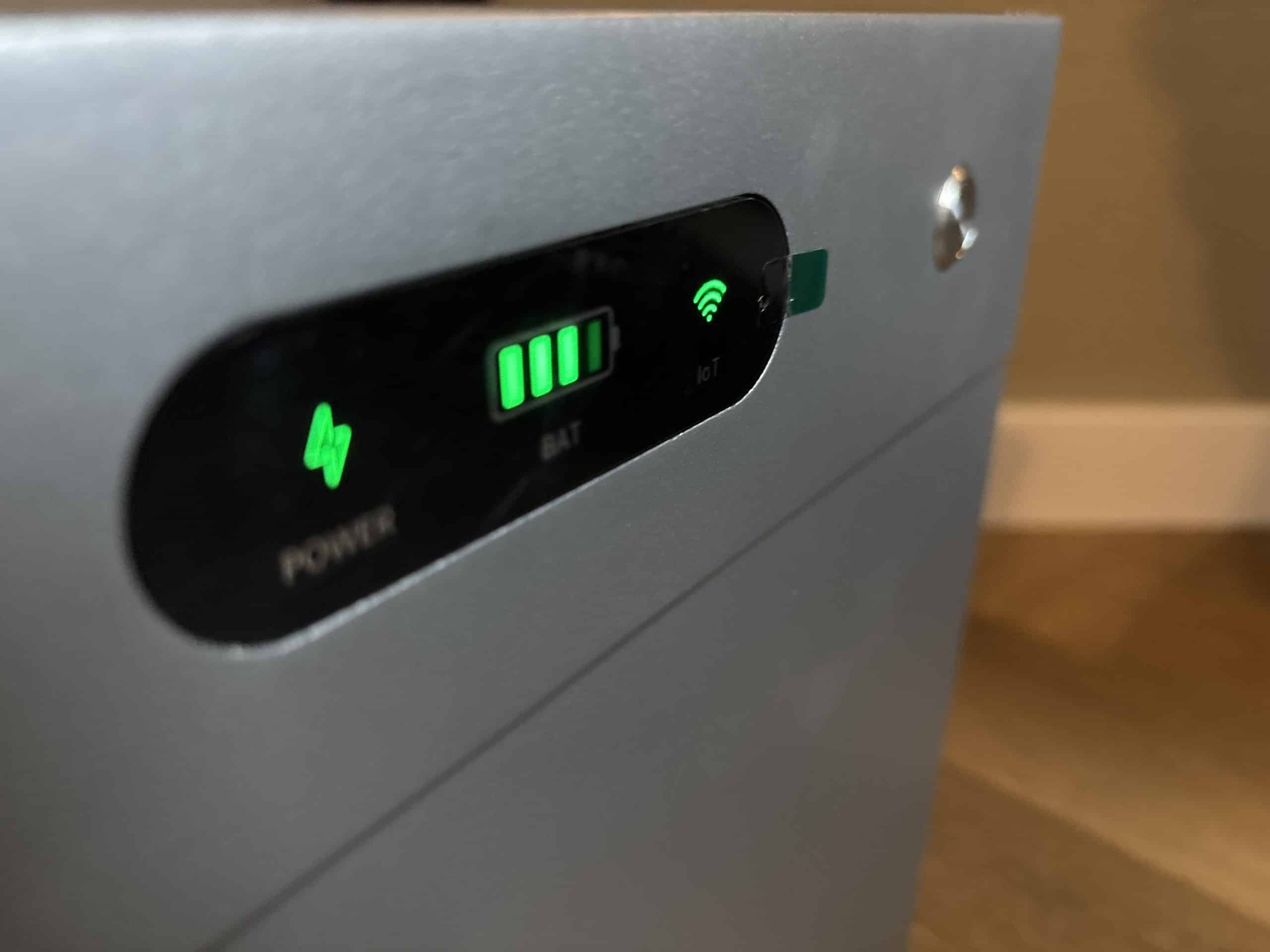 Thuisbatterij voor 10 zonnepanelen: welke thuisbatterij met stekker en hoe groot?